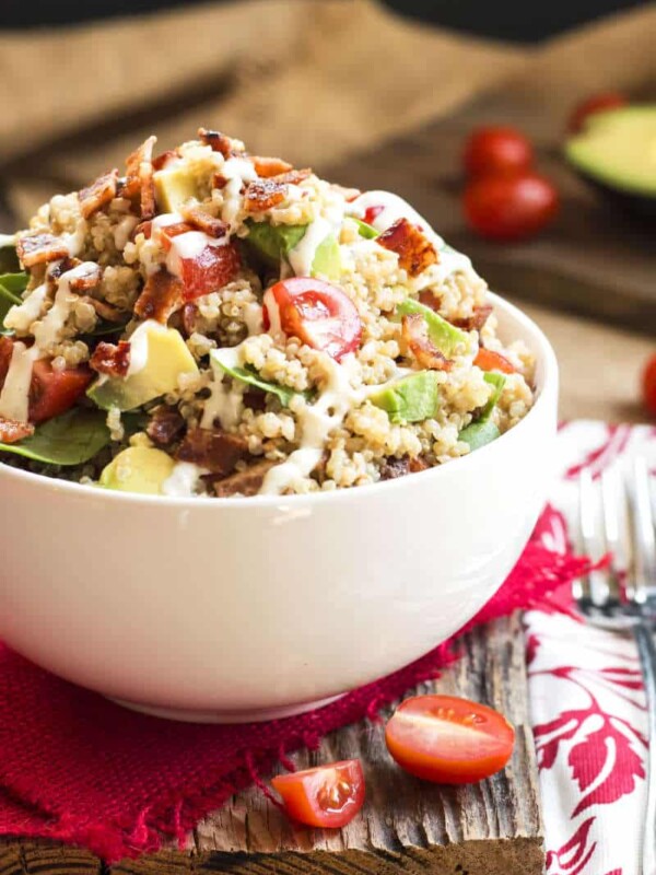 Avocado BLT Quinoa Salad with Ranch Dressing | A lunch or dinner recipe for quinoa salad that is loaded with bacon, spinach, tomato and avocado!