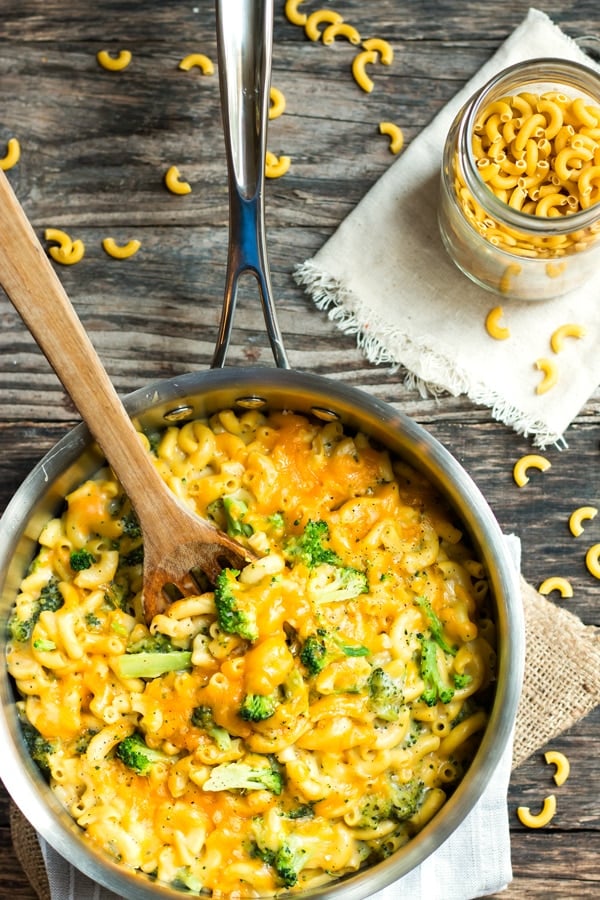 One Pot Mac 'n Cheese with Broccoli | A quick and easy gluten free dinner recipe for mac 'n cheese. It is made in one pot and loaded with broccoli!