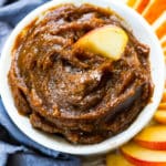 A healthy caramel pumpkin dip that is vegan, gluten free and dairy free. Pumpkin puree, spices and dried dates come together to make this tasty Fall dip that is perfect for parties.