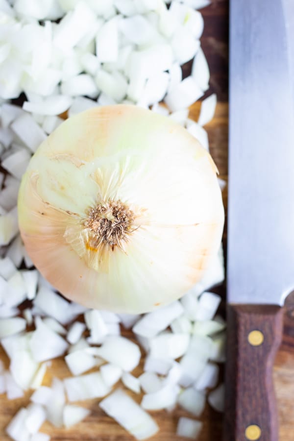 A sharp knife dices onions easily.
