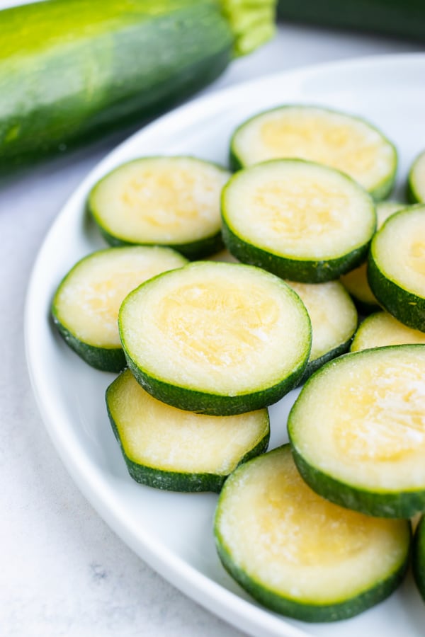 can one eat raw zucchini