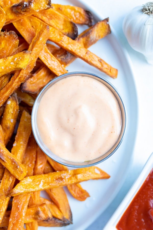 Sriracha Mayo is a homemade, spicy dip perfect for adding to appetizers, lunch, or dinner.