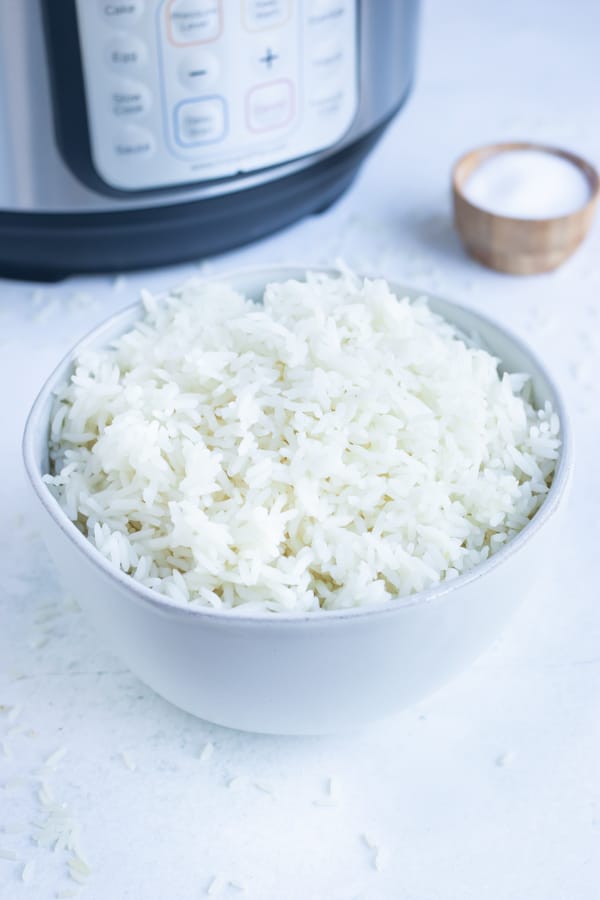 Instant pot white rice is a fluffy and tender side dish for your dinner.