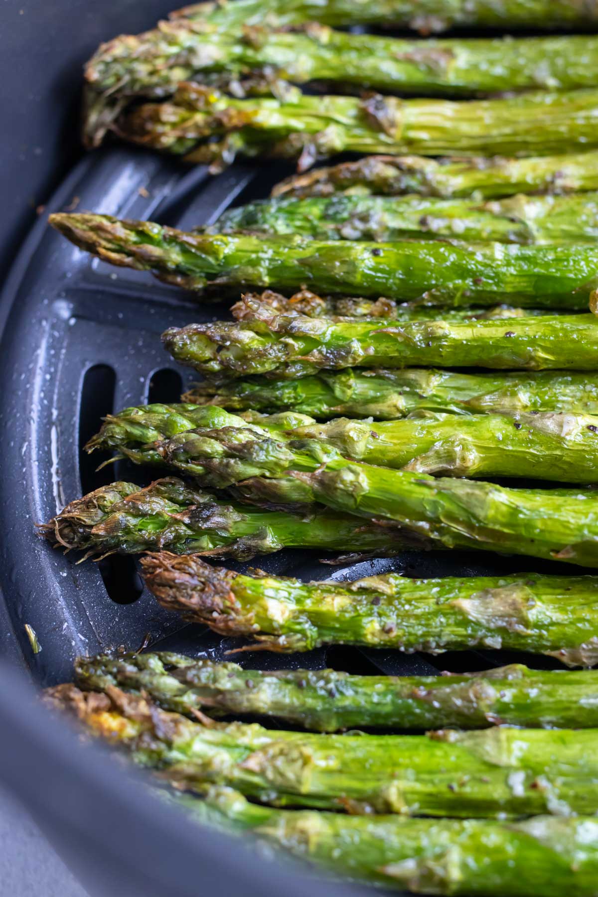 Air fryer asparagus is a crispy