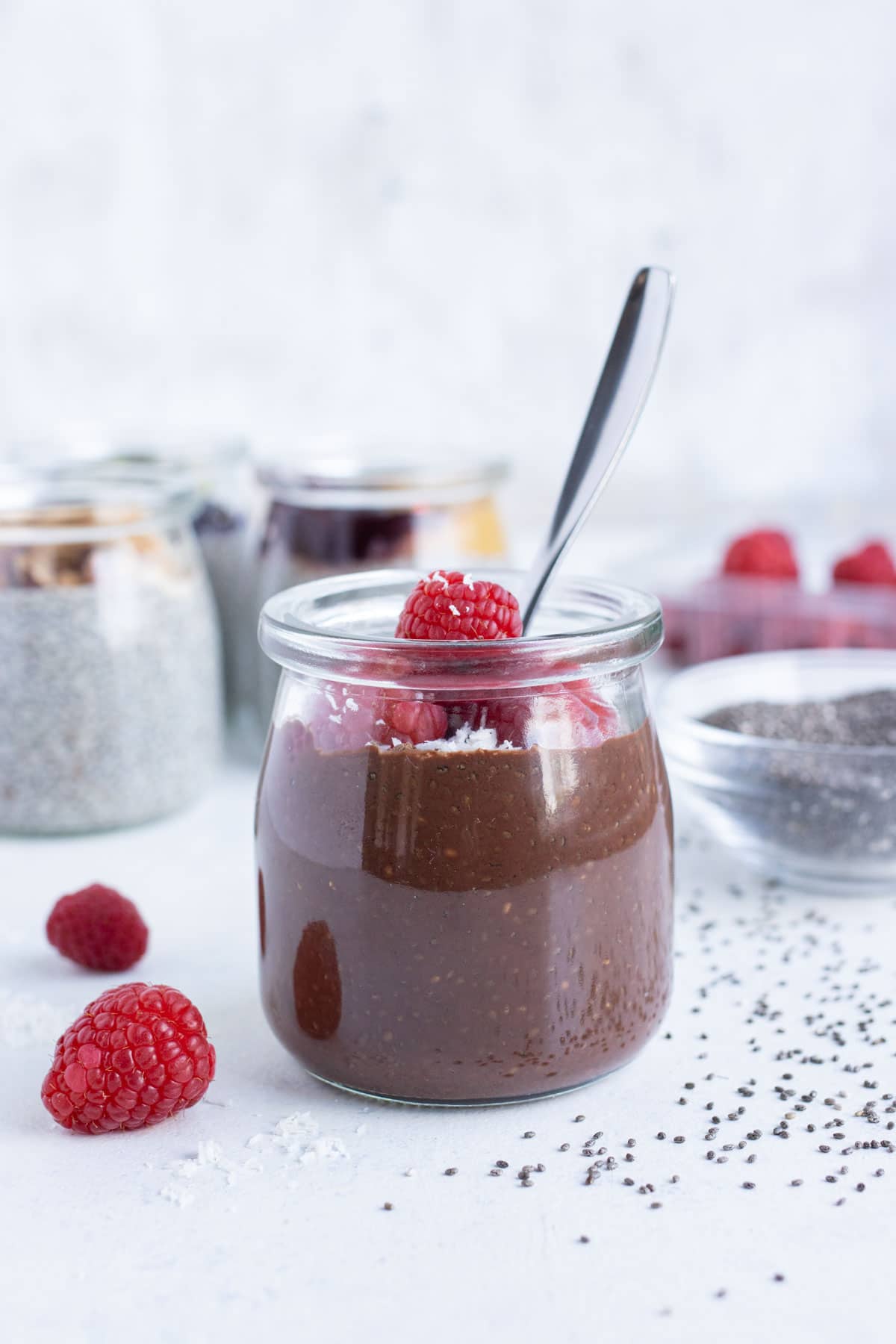 Chocolate and raspberry chia pudding can be made.
