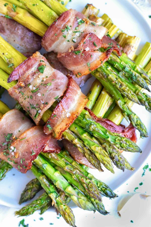 Learn how to make bacon wrapped asparagus recipe that is perfectly crispy every single time.