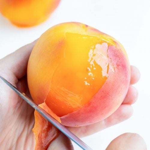 How to Peel Peaches {Easy Tutorial} - FeelGoodFoodie