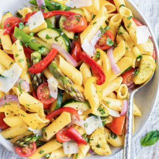 Easy Pasta Primavera Recipe - Evolving Table