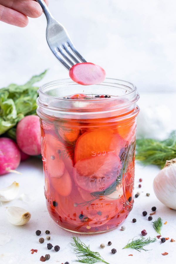 Pickled radishes are healthy and delicious.