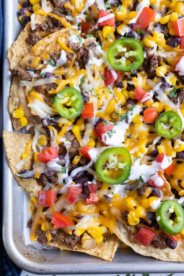 Loaded nachos are a quick and easy appetizer.