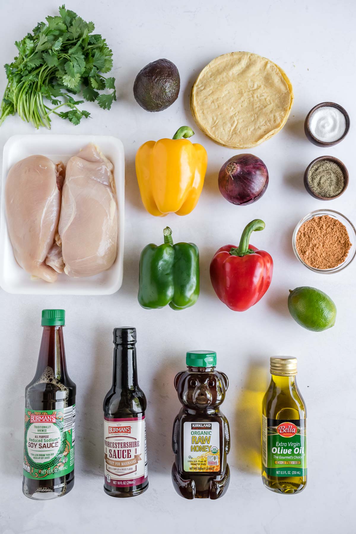 Chicken, onions, bell peppers, spices, oil, Worcestershire sauce, and honey are some of the ingredients for this dish.