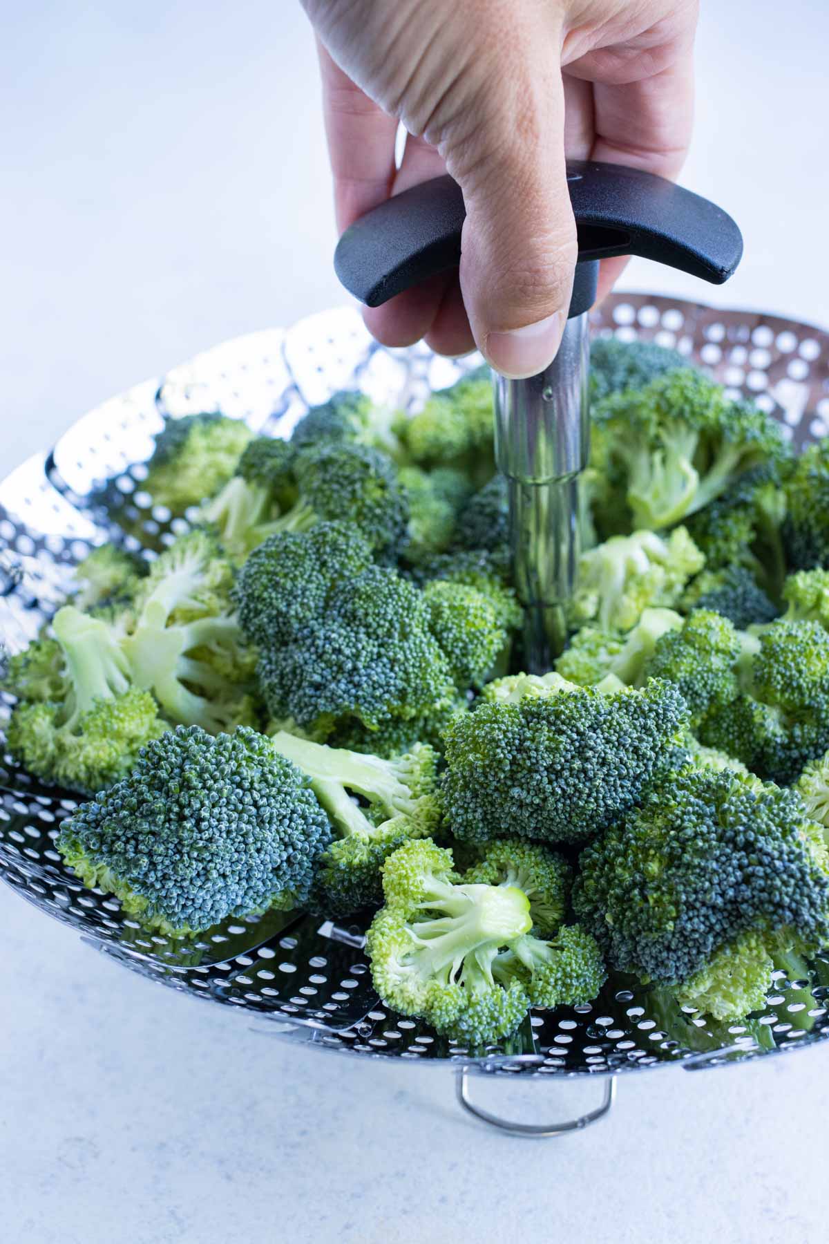 Broccoli is healthy when steamed.