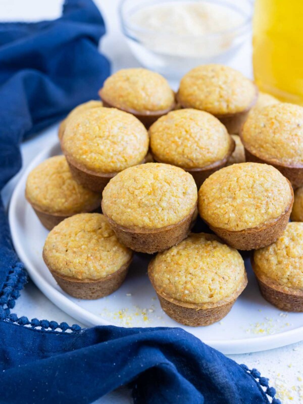 Mini cornbread muffins are healthy and delicious.