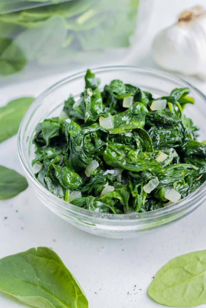 This spinach dish is served for a vegan side dish.