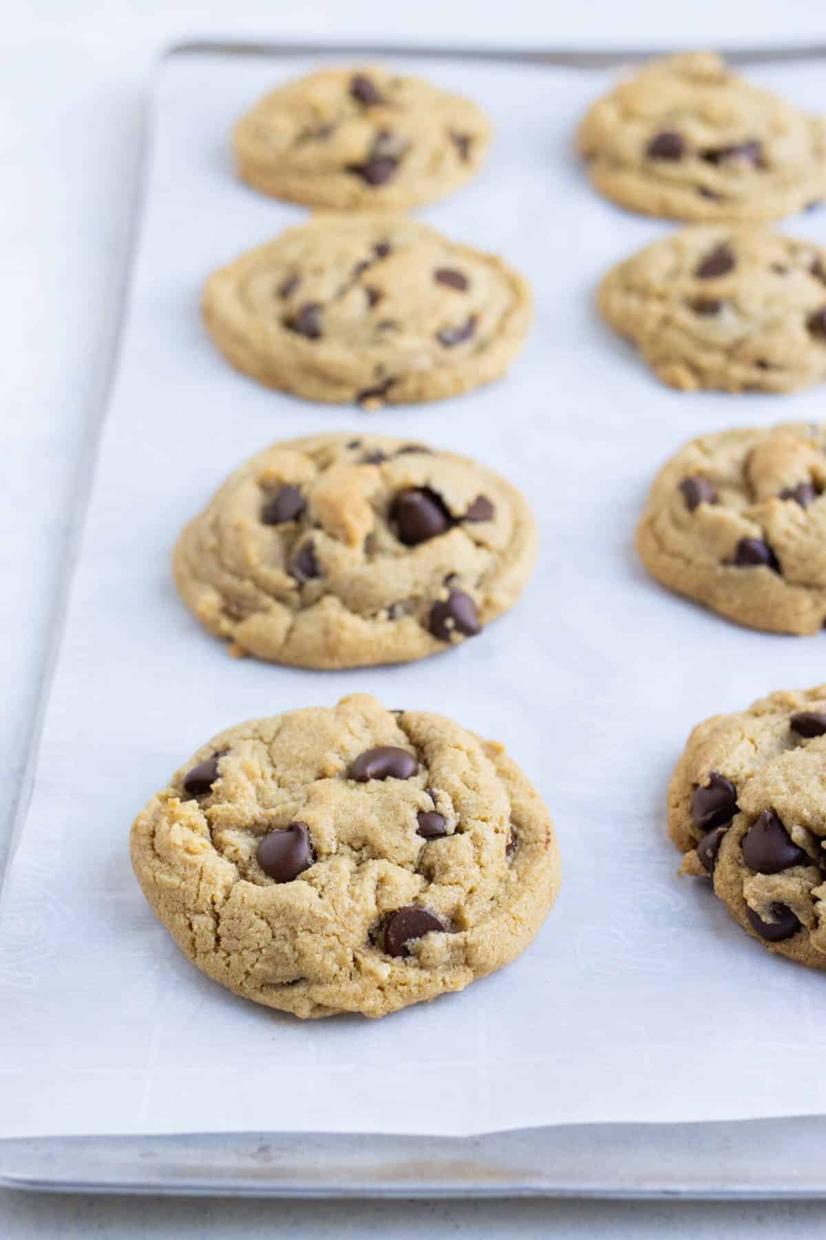 A tray of freshly baked cookies.