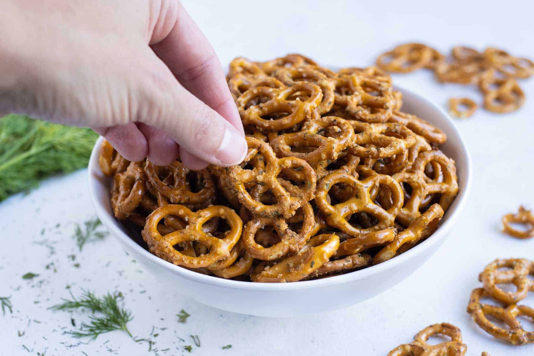 Best Ranch Seasoned Pretzels Recipe Evolving Table