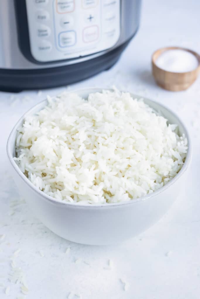 Instant pot white rice is a fluffy and tender side dish for your dinner.
