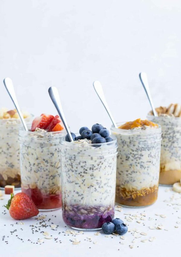 Healthy Blueberry Overnight Oats with Chia Seeds