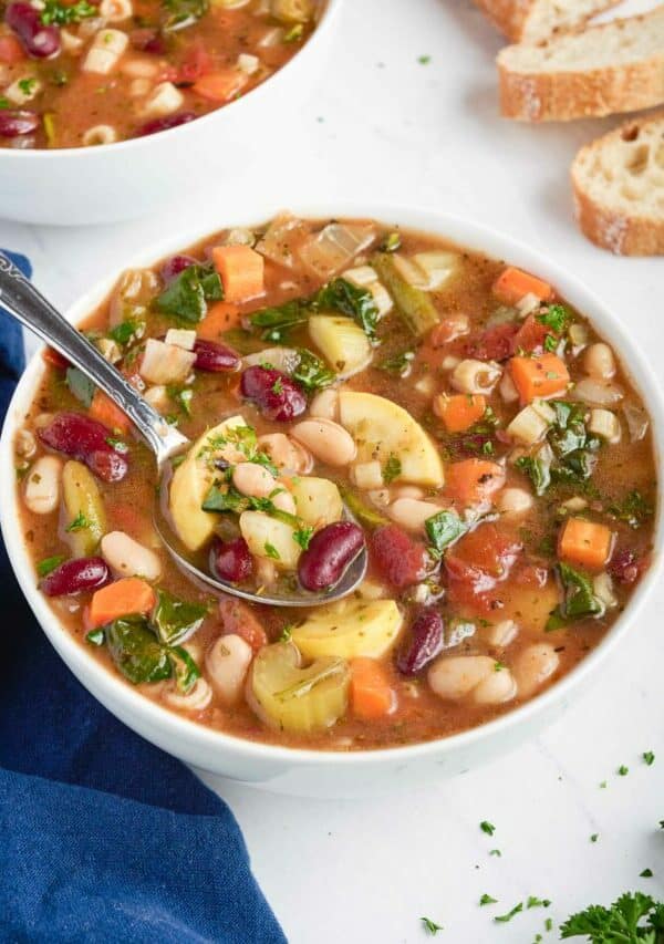 Olive Garden Minestrone Soup Recipe | Copycat Meal | Vegetarian