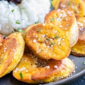 Fried sweet plantains recipe that is served with a sprinkle of salt.