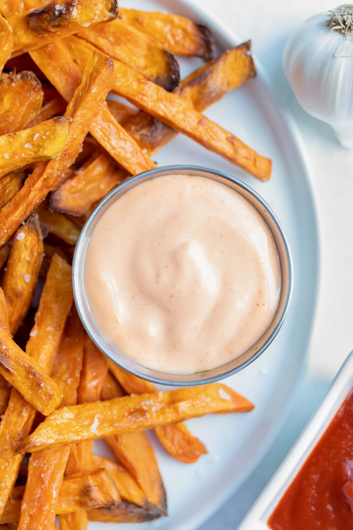 Sriracha Mayo is a homemade, spicy dip perfect for adding to appetizers, lunch, or dinner.
