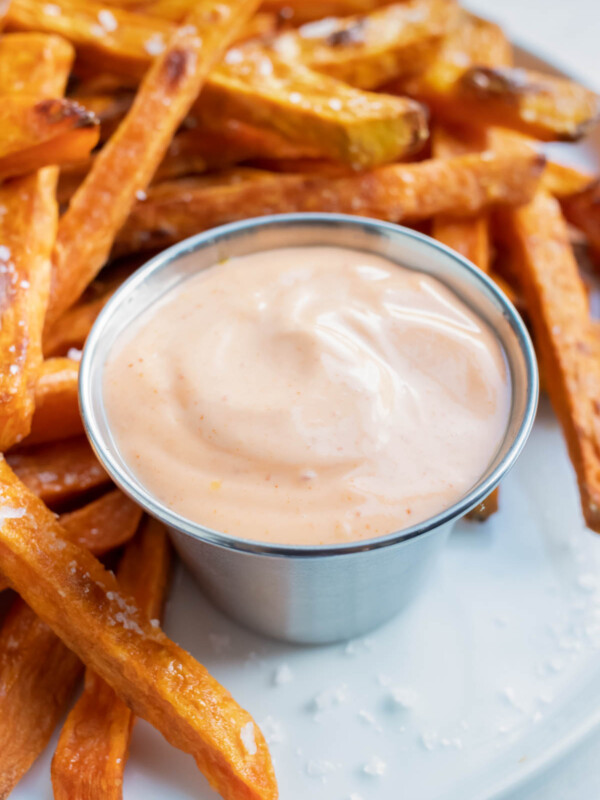 Mayo, sriracha, and other ingredients are mixed together in this Sriracha Mayo recipe.