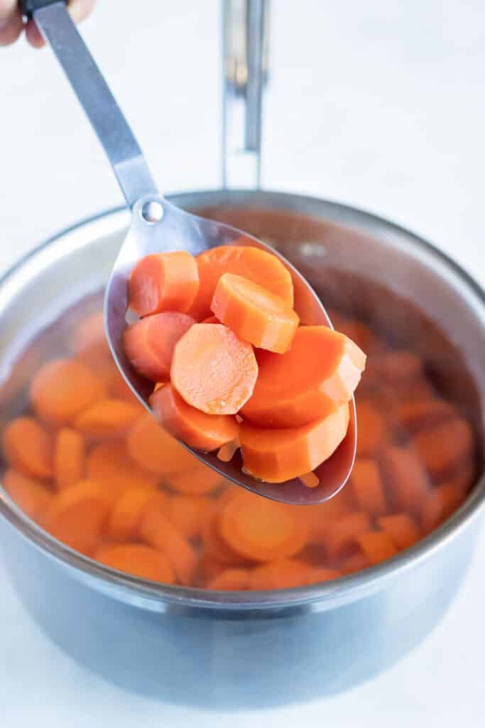 How to Boil Carrots (Sliced or Whole) Evolving Table