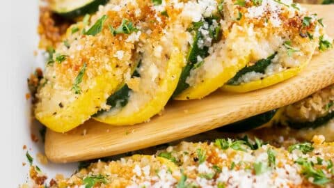 Healthy Summer Squash Casserole with Zucchini and Yellow Squash | Use up all of your summer squash in this super easy and healthy summer squash casserole. Made with yellow squash and zucchini squash, this recipe is a quick side dish for any meal.