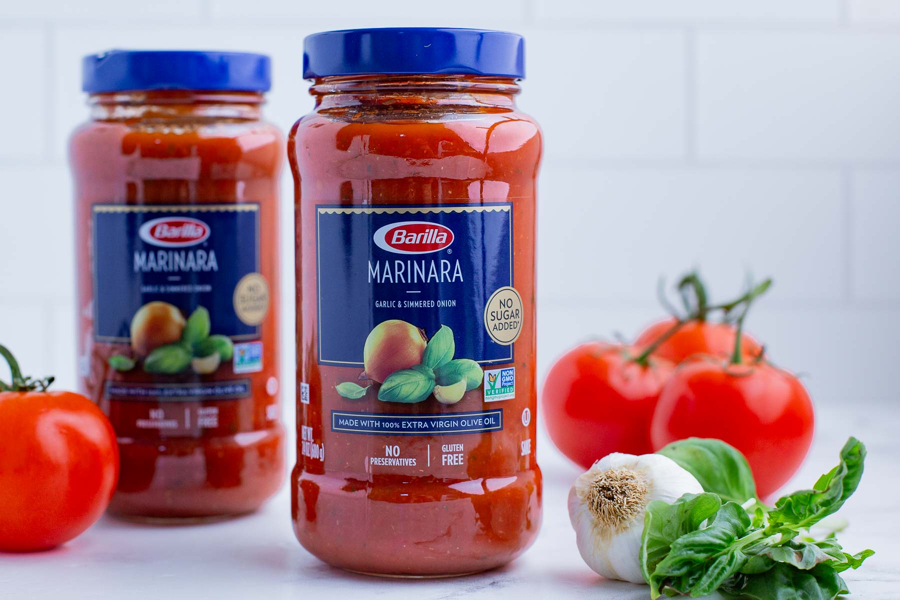 Marinara sauce with fresh vegetables.