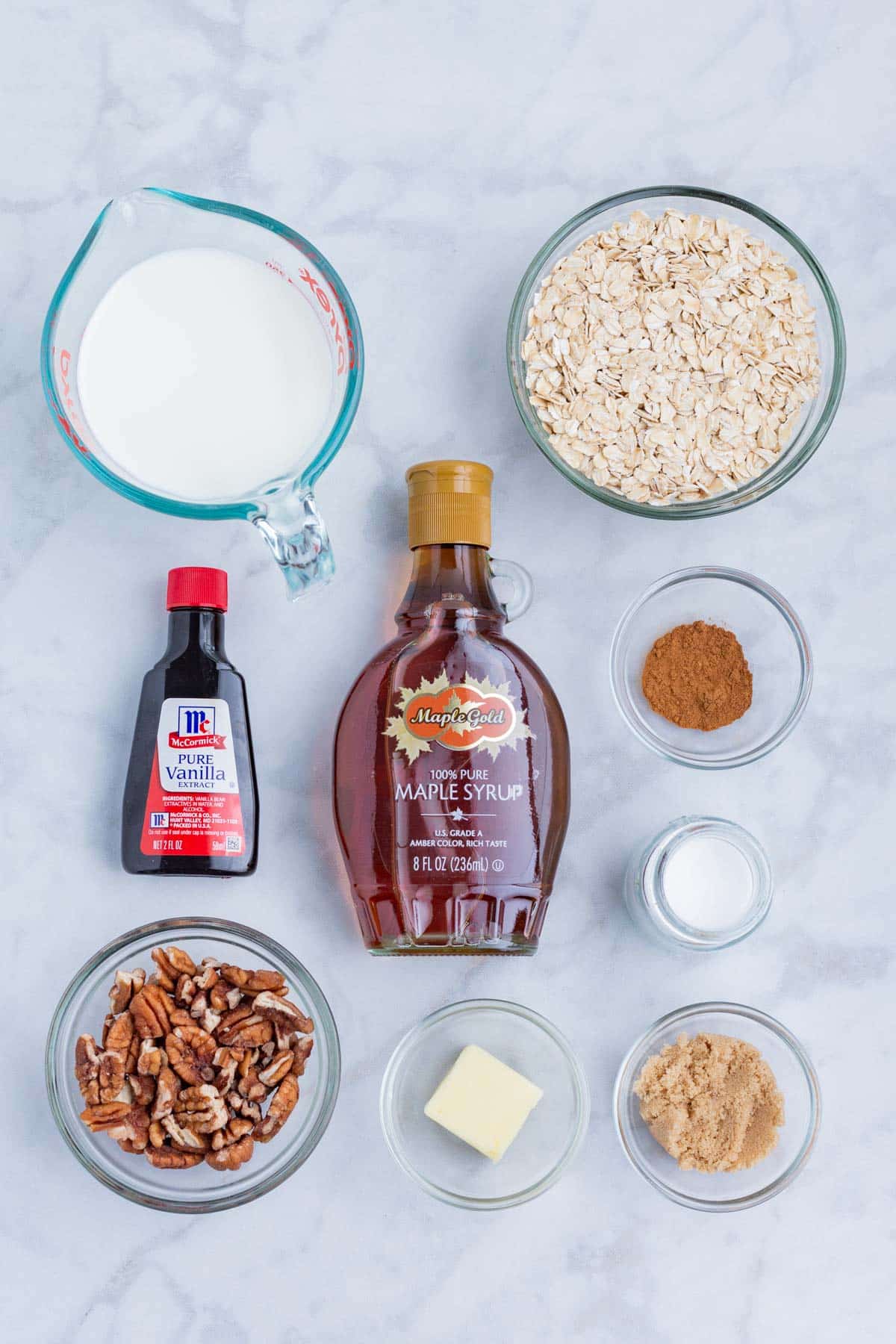 Oatmeal, maple syrup, brown sugar, milk, salt, and cinnamon are the ingredients for this recipe.