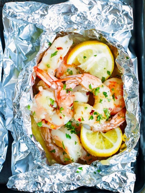 Shrimp Scampi Foil Packets with lemon and herbs.